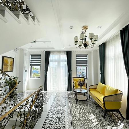 Paris Hotel & Cafe Vinh Long Exterior photo