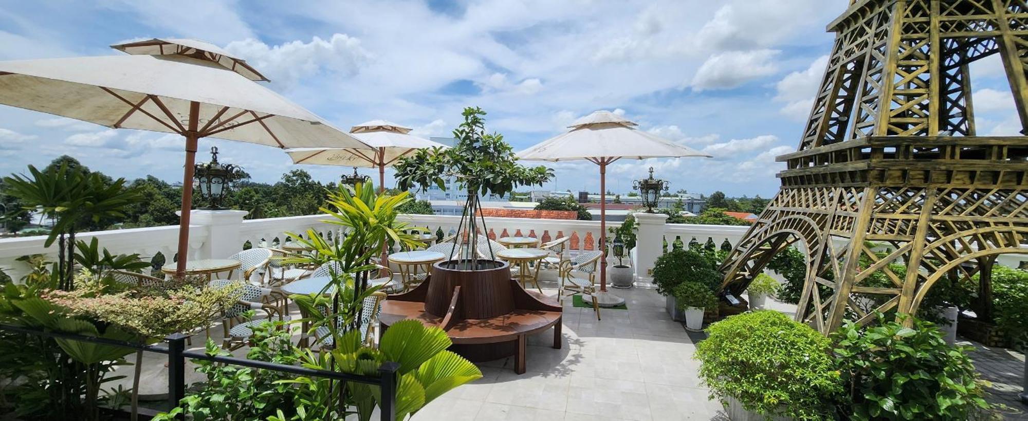 Paris Hotel & Cafe Vinh Long Exterior photo
