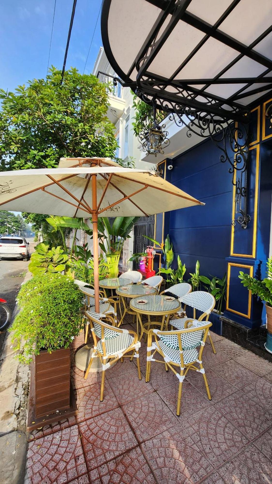 Paris Hotel & Cafe Vinh Long Exterior photo
